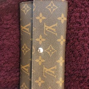 AUTHENTIC LOUIS VUITTON WALLET